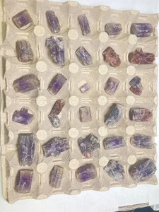 Fine purple Aragonite lot from Spain - Minglanilla New Find 33 pcs lot / flat - Picture 1 of 7