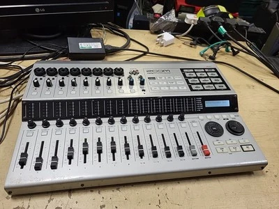 Zoom HD16 Hard Disk Recording Studio - Not Fully Tested-SPARES OR REPAIR ONLY.  - Image 1 of 4