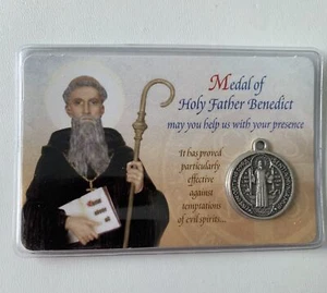 Heiliger Benedikt Schutzpatron Medaille in laminierter Gebetskarte - Schutz vor dem Bösen - Bild 1 von 3