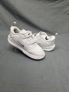 Nike Omni Multi-Court Low Slip On Sneakers Kids Size 7c White Silver NEW IN BOX! - Picture 1 of 6