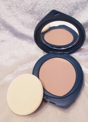 YVES ROCHER True Colors Creme Powder Makeup BLUSHING BEIGE 0.38 oz 11 g NEW Rare - Image 1 of 4