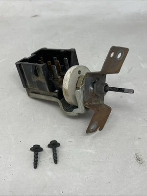 1990 - 1997 Ford F350 E150 E250 E350 Econoline Van Headlight Switch Assy OEM - Image 1 of 4