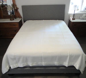 Fieldcrest 100% Virgin Acrylic Blanket White 80” x 88" with Satin Binding - Picture 1 of 5