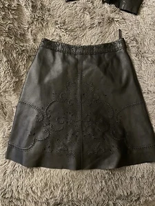 100% Leather Black Flare Skirt Side Zip Sz 6 Embroidered Perforated Pattern - Picture 1 of 6
