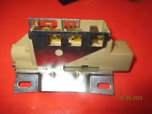 GTO-CAMARO-442-CHEVELLE--TEMPEST-FIREBIRD-GM 1969-77- IGNITION SWITCH --USA-- - Picture 1 of 4