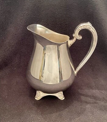 JARRA DE AGUA VINTAGE ONEIDA PLACA PLATEADA "PARK LANE" - con patas - pulida - 1,75 cuartos de galón Foto 1 de 4