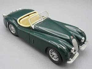 Voiture Jaguar XK120 1948 cabriolet - Bburago - Picture 1 of 4