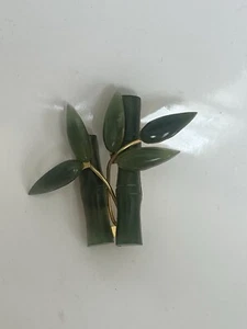 Vtg Carved Jade Bamboo Brooch Gold Tone - Bild 1 von 4