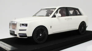 1/18 GL models Rolls Royce Cullinan in White on Leather Base 39 pieces - Picture 1 of 9