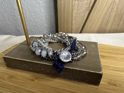 Pulsera Chloe + Isabel Cadena Multi Envolvente Para Mujer Azul Cuentas Plata Foto 1 de 4
