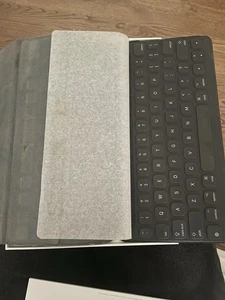 Apple Smart Keyboard for the 10.5-inch iPad Pro - Picture 1 of 3