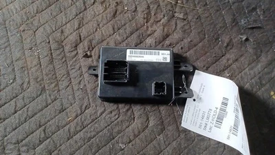 2019 Jeep CHEROKEE Temperature Control Module TCM 2289938 - Image 1 of 4