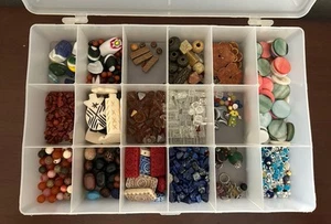 Gran Lote De Cuentas Para Joyería Colores Surtidos Estilos Tamaños Colgantes Cuentas Sueltas - Imagen 1 de 5