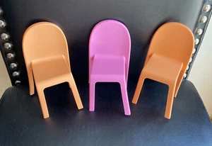 Barbie Traumhaus 2018 Ersatzteil • Konvolut Stühle 1 rosa & 2 orange - Bild 1 von 2
