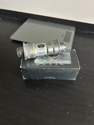 NEW Bottom Bracket Shimano XTR BB-M952, 1.37"x24/68 112.5mm Octalink V1 NOS - Image 1 of 4