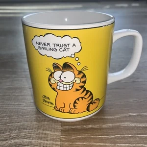 Garfield Cat Coffee Mug Cup Jim Davis Never Trust a Smiling Cat 1978 Vintage - Picture 1 of 6