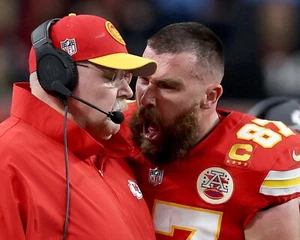 Foto de fútbol americano de la NFL Travis Kelce Screams at Andy Reid Kansas City Chiefs 8x10 - Imagen 1 de 1