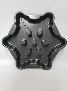 Wilton Snowflake Cake Pan - Picture 1 of 2
