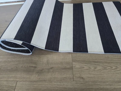Home Roots черно-белый 2 фута x 8 футов Плетеная полосатая дорожка - Изображение 1 из 3