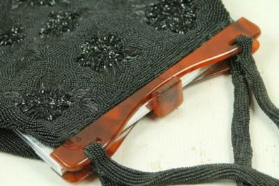 RARO De Colección Años 50 Diseño Flor Cuentas Negro Bolso sin asas con marco Tortuga Lucite Foto 1 de 4