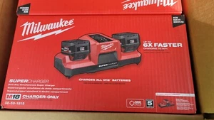 Milwaukee M18 Dual Bay Super caricabatterie, Nuovo. - Foto 1 di 4