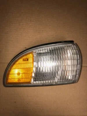 1991 - 1996 Chevrolet Caprice правый боковой фонарь поворотник угловая лампа - Изображение 1 из 3