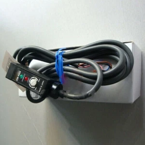 Diffuse Reflective Photoelectric Sensor E3R-DS30E4 E3RDS30E4 For Omron - Picture 1 of 2