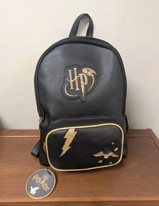 Neu Harry Potter Rucksack Schwarz Gold Schnatz Bolt Wizarding World Primark Neu mit Etikett - Bild 1 von 15