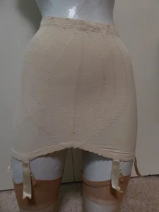 Vintage VANITY FAIR Peach Open Bottom 6 Garter Girdle Size L Style 51-015 - Picture 1 of 6