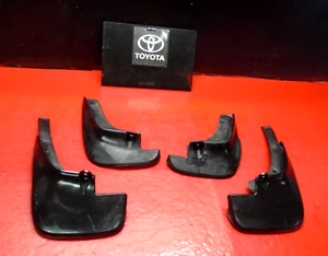 97 98 99 JUEGO DE PROTECTORES CONTRA SALPICADURAS DELANTEROS TOYOTA CAMRY X4 FABRICANTE DE EQUIPOS ORIGINALES - Imagen 1 de 4