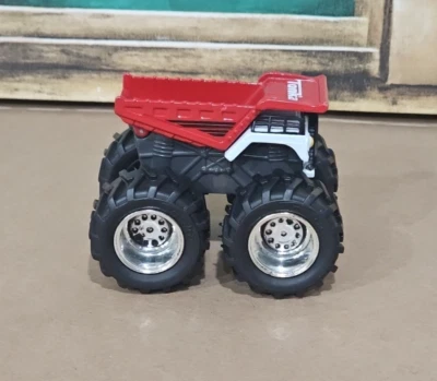 Camión de volteo Die Cast Tonka Hasbro 2013 rojo blanco #06451 excelente estado  Foto 1 de 4