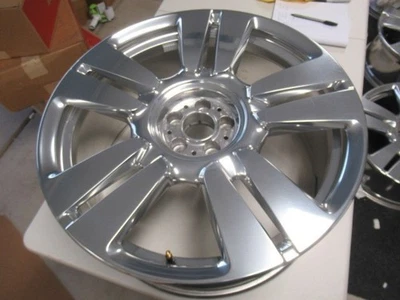 ONE ROLLS ROYCE CULLINAN OEM FACTORY REAR POLISHED 22" WHEEL RIM 22X9.5 6884711 — 第 1/4 张图片