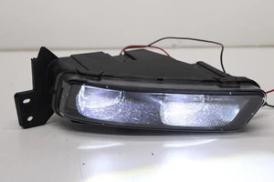 Chipped! 2017-2023 Dodge Durango Jeep Grand Cherokee RH Right Side Fog Light OEM - Picture 1 of 6