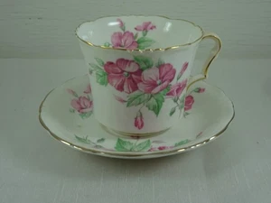 Vintage Collingwoods EST 1796 Bone China Scalloped Tea cup & Saucer Pink Flower - Picture 1 of 17