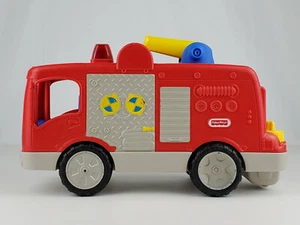 Fisher Price Little People Firetruck - Flashing Lights and Sounds - No Figure - Picture 1 of 7