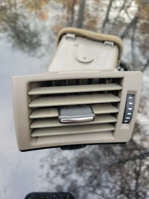 AUDI A4 B7 2005 2006 2007 2008 - Salpicadero delantero izquierdo ventilación de aire bronceado/beige Foto 1 de 2