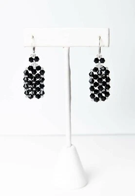 Pendientes colgantes de cristal Swarovski hechos a mano azul y negro. Foto 1 de 2