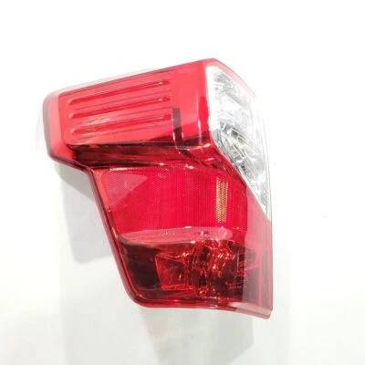 Luz trasera izquierda Nissan Titan XD SV 2016 2017 2018 2019 OEM Foto 1 de 4