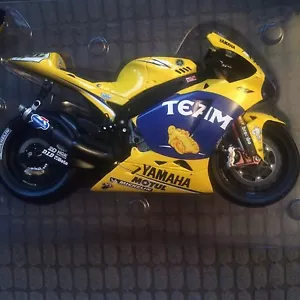 MINICHAMPS 122 063046 YAMAHA YZR-M1 Código 3 Francés Conversión GP - Imagen 1 de 5