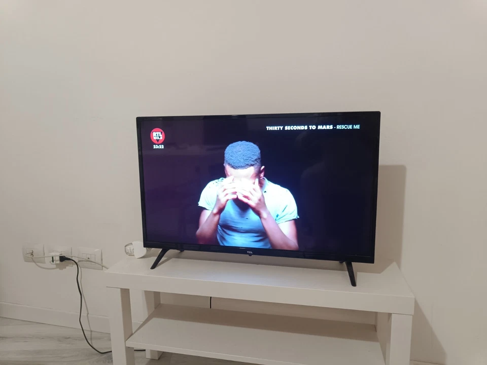 TCL S615 32" HD LED Smart TV - Nero - Immagine 1 di 2