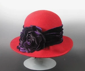 BAXTER WELLS RED 100% WOOL WOMEN'S HAT WITH PURPLE VELVET FLOWER - Picture 1 of 6