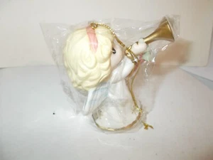 2012 Precious Moments Angel Ornament Peace on Earth & Goodwill to All 131002 NOS - Picture 1 of 9