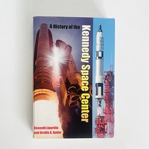 A History of the Kennedy Space Center by Kenneth Lipartite Hardcover 2007 - Bild 1 von 15