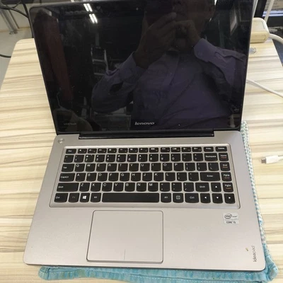 Lenovo IdeaPad U310 13,3 pulgadas (500GB + 24GB, Intel Core i5 3ª Gen., 1.8GHz, 4GB) Foto 1 de 4