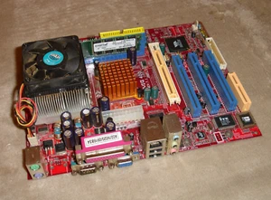 Vintage BIOSTAR M7VIG 400 Motherboard w/Athon 2800 CPU and 256K RAM - Afbeelding 1 van 18