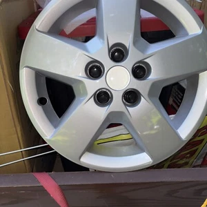 New In The Box Set Of 4 HHR/malibu Well Done 16 Inch Wheel Covers - Picture 1 of 2