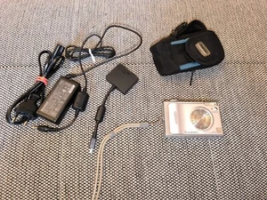 FUJI FILM Digital Kamera FinePix F10 6.3 MP - voll funktionstüchtig - Bild 1 von 2