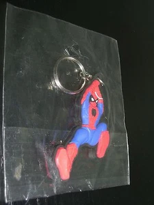 2008 SPIDER MAN 3" MARVEL OFFICIAL KEY CHAIN RING MINT C - Picture 1 of 3