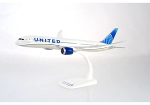 United Airlines Boeing 787-9 1/200 scale aircraft desk model NEW Herpa Snapfit - Picture 1 of 2
