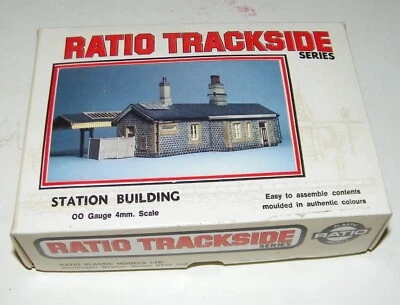 Calibre OO 4mm ESCALA RELACIÓN PLÁSTICO MODELOS, SERIE TRACKSIDE Estación Edificio Foto 1 de 4